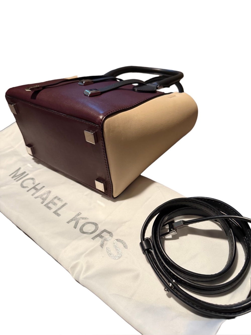 Michael Kors Miranda Color-Block Leather Tote - Picture 4 of 9